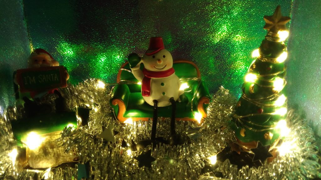 LEDライト手作りジオラマ！DAISO 【スノーマン＆サンタ】クリスマスDIY